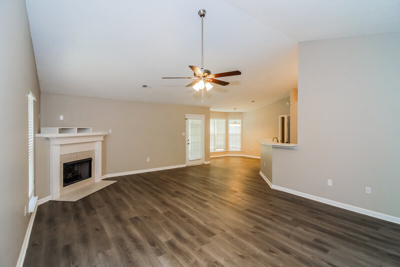 2,780/Mo, 8153 Green Valley Cove Southaven, MS 38671 Living Room View