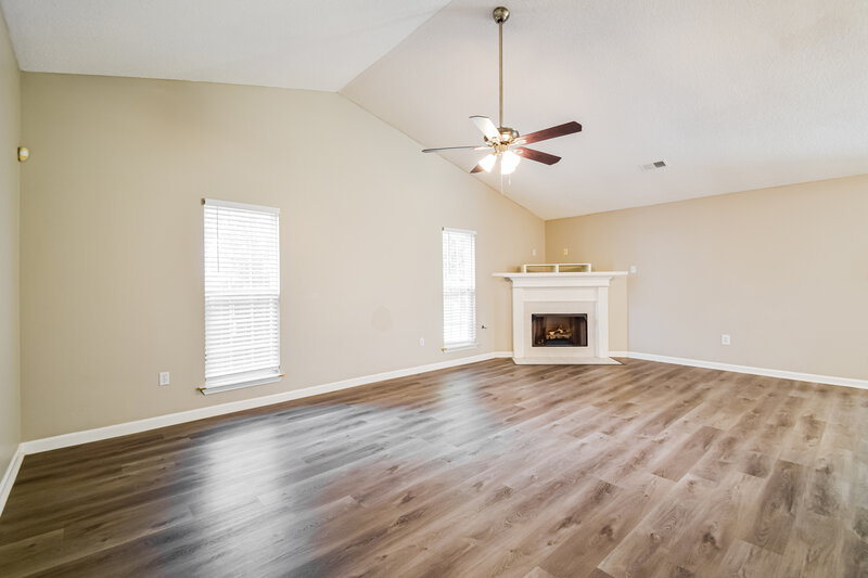 0/Mo, 8153 Green Valley Cove Southaven, MS 38671 Living Room View