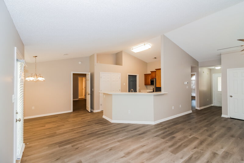 2,780/Mo, 8153 Green Valley Cove Southaven, MS 38671 Living Room View 3