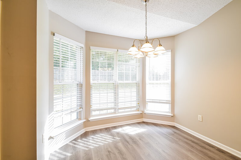 0/Mo, 8153 Green Valley Cove Southaven, MS 38671 Dining Room View