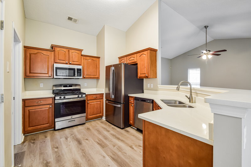 0/Mo, 8153 Green Valley Cove Southaven, MS 38671 Kitchen View
