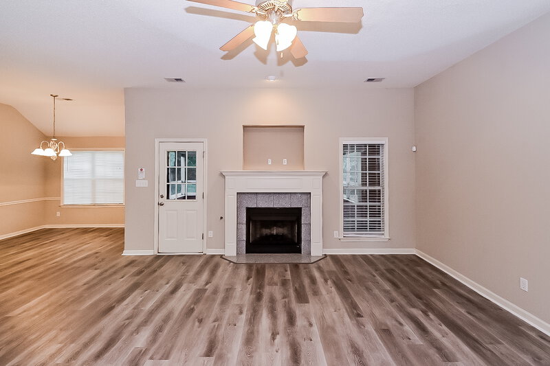 1,880/Mo, 10657 Lexington Drive Olive Branch, MS 38654 Living Room View