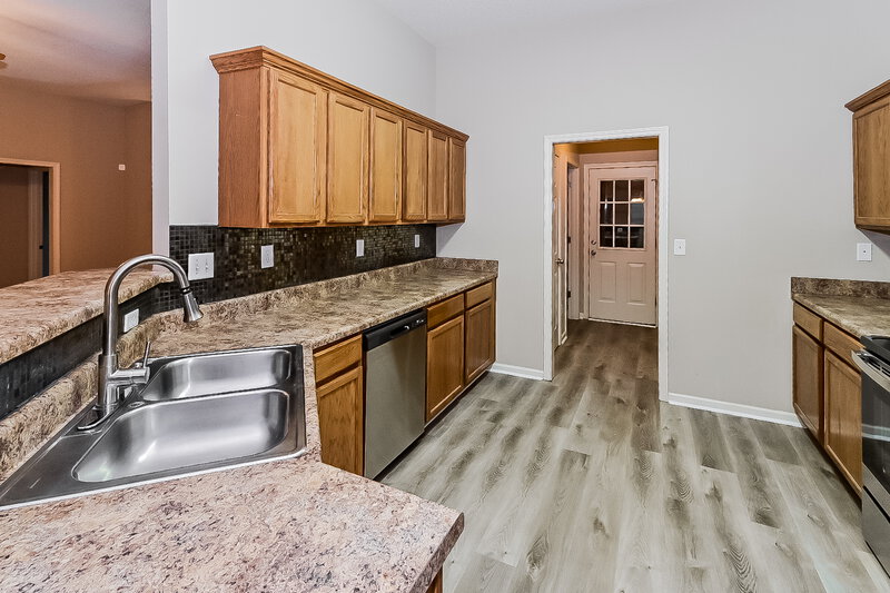 1,880/Mo, 10657 Lexington Drive Olive Branch, MS 38654 Kitchen View 2