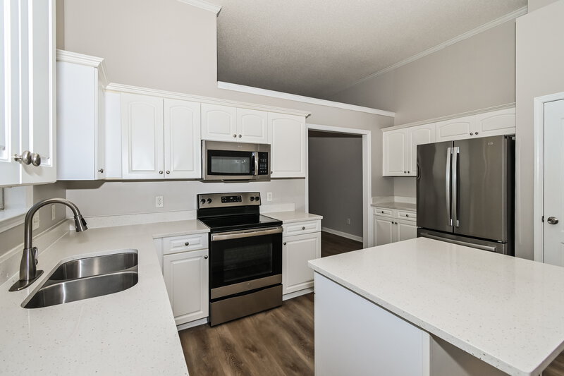 1,795/Mo, 8698 Macon Road Cordova, TN 38018 Kitchen View 2