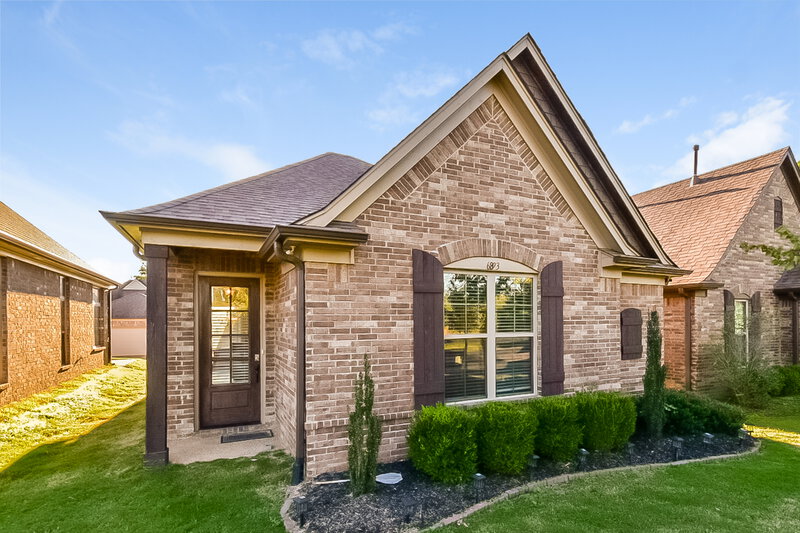 1,945/Mo, 6893 Raleigh Lagrange Rd Cordova, TN 38018 External View