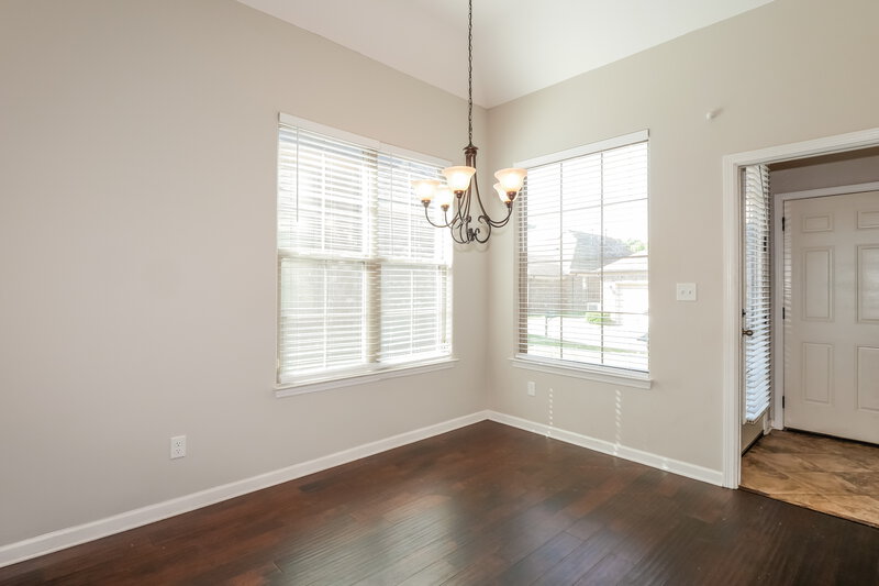 1,940/Mo, 6893 Raleigh Lagrange Rd Cordova, TN 38018 Dining Room View