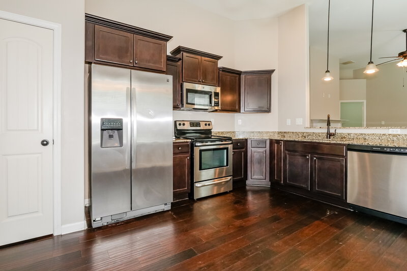 1,940/Mo, 6893 Raleigh Lagrange Rd Cordova, TN 38018 Kitchen View