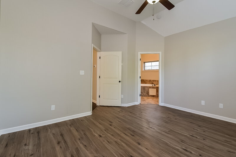 1,945/Mo, 6893 Raleigh Lagrange Rd Cordova, TN 38018 Main Bedroom View