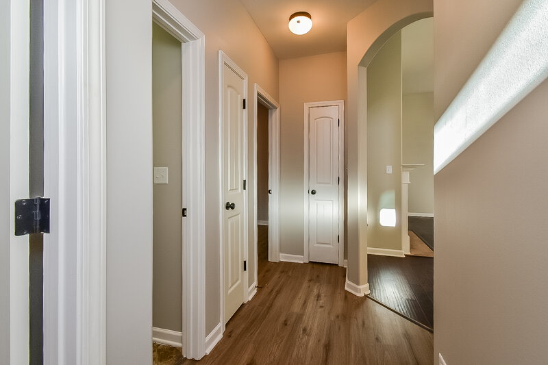 1,945/Mo, 6893 Raleigh Lagrange Rd Cordova, TN 38018 Hallway View