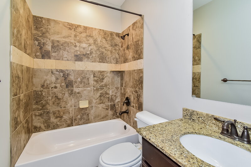 1,945/Mo, 6893 Raleigh Lagrange Rd Cordova, TN 38018 Bathroom View