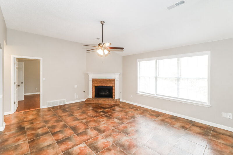 1,830/Mo, 8648 Tropicana Dr N Cordova, TN 38018 Living Room View 2