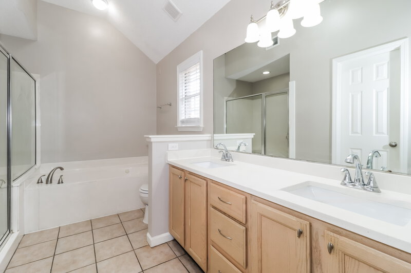 1,830/Mo, 8648 Tropicana Dr N Cordova, TN 38018 Main Bathroom View