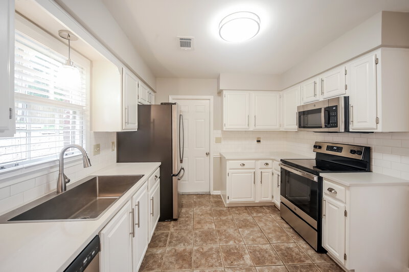 2,930/Mo, 222 Shelley Renee Dr Memphis, TN 38018 Kitchen View