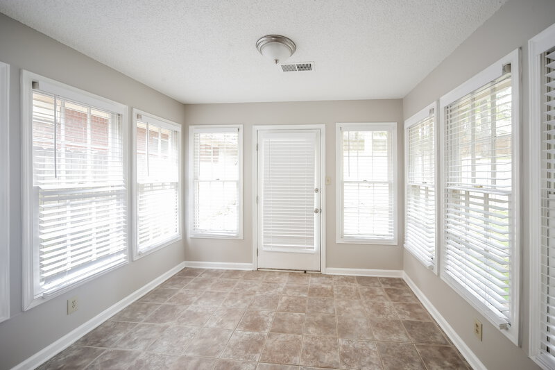 2,930/Mo, 222 Shelley Renee Dr Memphis, TN 38018 Sitting Room View