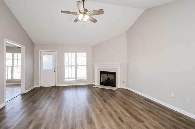 2,010/Mo, 5086 Jon Oak Dr Arlington, TN 38002 Living Room View