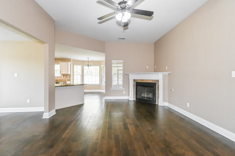 2,200/Mo, 2959 Flora Lee Dr S Nesbit, MS 38651 Living Room View