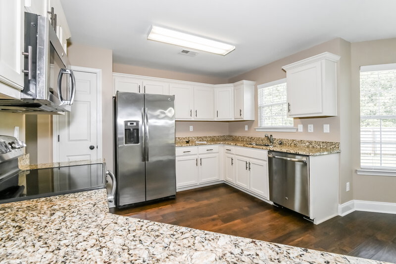 2,200/Mo, 2959 Flora Lee Dr S Nesbit, MS 38651 Kitchen View