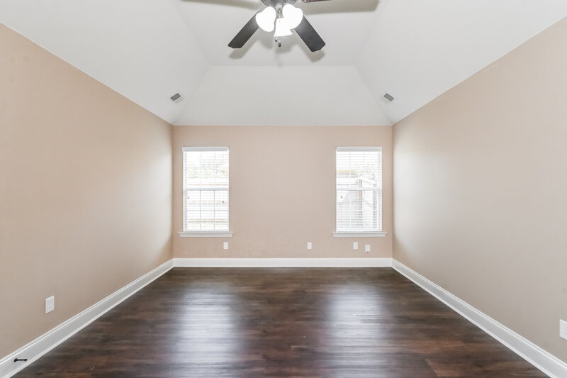 2,200/Mo, 2959 Flora Lee Dr S Nesbit, MS 38651 Main Bedroom View