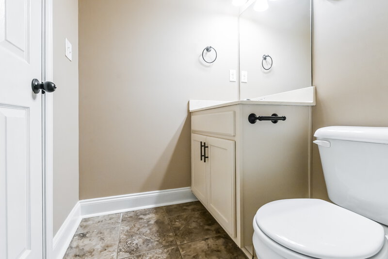 2,200/Mo, 2959 Flora Lee Dr S Nesbit, MS 38651 Bathroom View