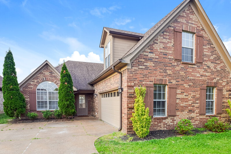 2,370/Mo, 2943 Dawkins Cove Southaven, MS 38672 Front View
