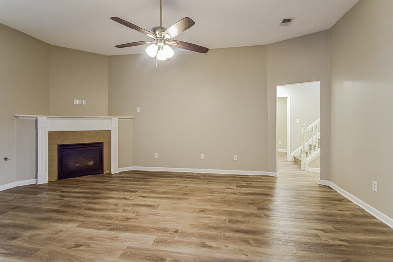 2,370/Mo, 2943 Dawkins Cove Southaven, MS 38672 Living Room View