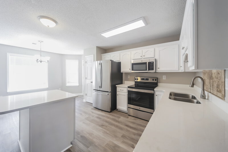 2,180/Mo, 2943 Dawkins Cove Southaven, MS 38672 Kitchen View