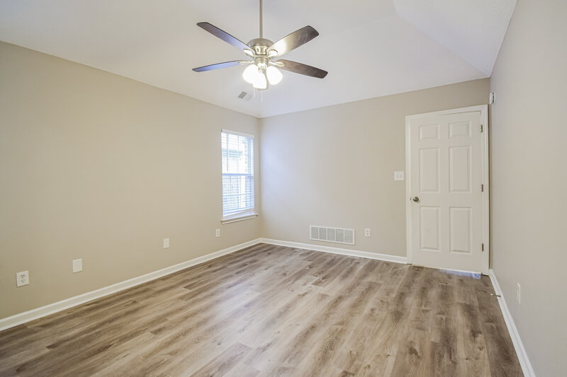 2,370/Mo, 2943 Dawkins Cove Southaven, MS 38672 Main Bedroom View 2