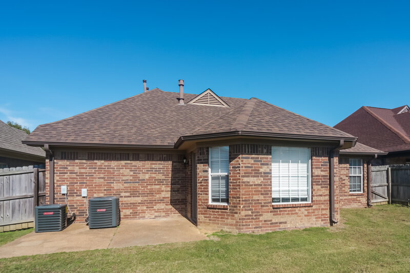 2,180/Mo, 2943 Dawkins Cove Southaven, MS 38672 Rear View