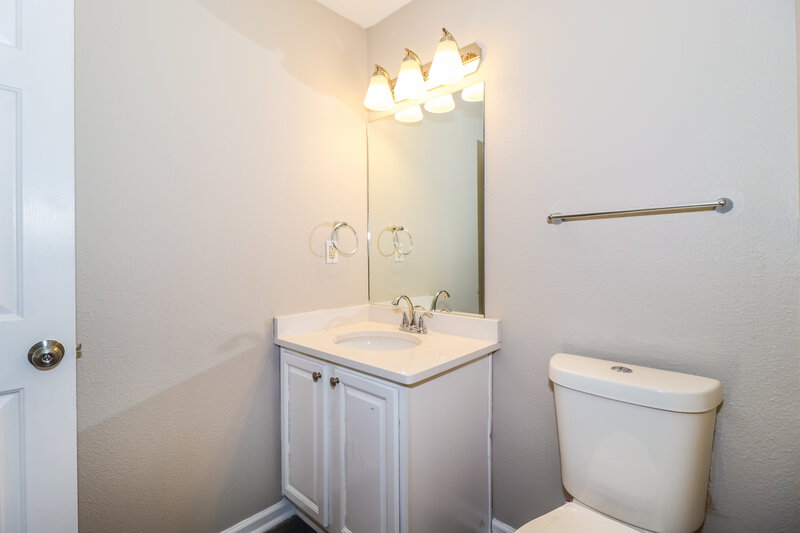 2,640/Mo, 7813 Fallstone Rd Memphis, TN 38125 Main Bathroom View