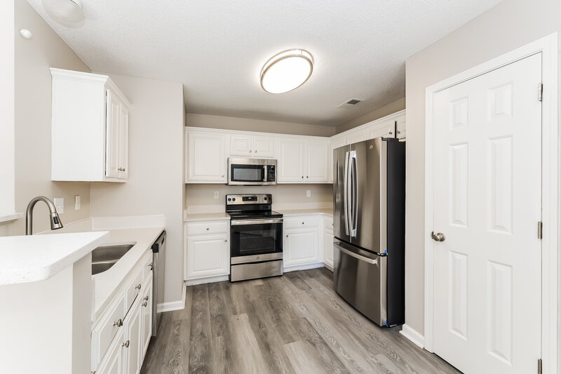 1,900/Mo, 6890 Seaside Dr Cordova, TN 38018 Kitchen View