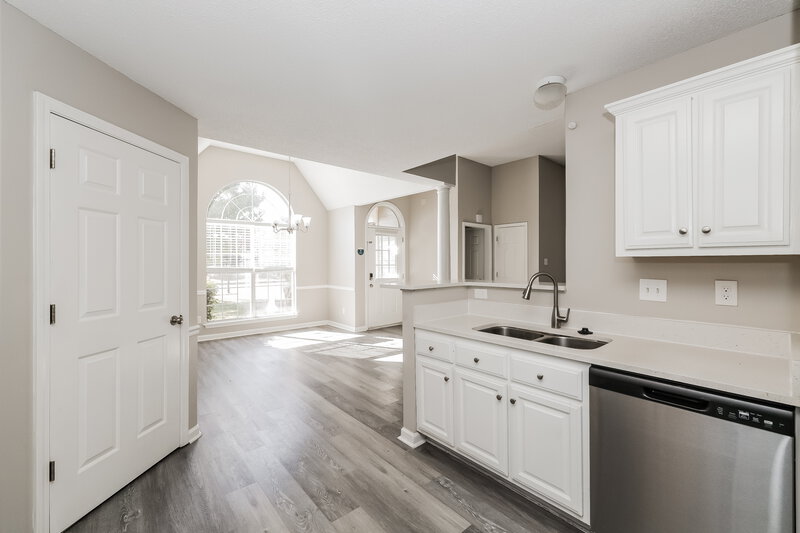 1,900/Mo, 6890 Seaside Dr Cordova, TN 38018 Kitchen View 2