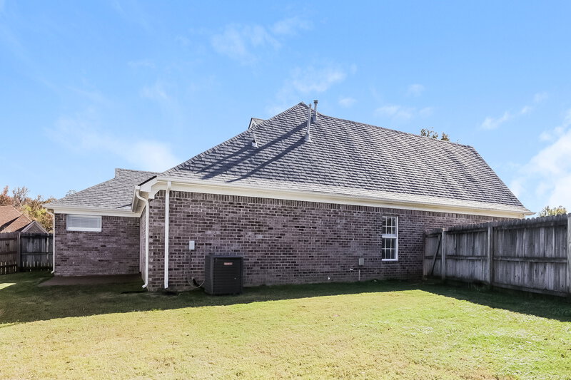 1,900/Mo, 6890 Seaside Dr Cordova, TN 38018 Rear View