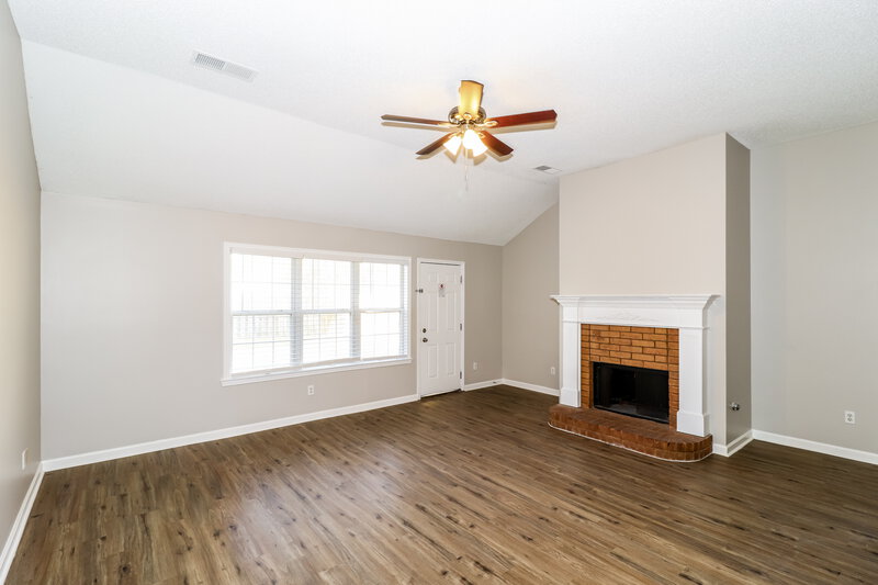 1,870/Mo, 9292 Tamhaven Dr Cordova, TN 38016 Living Room View