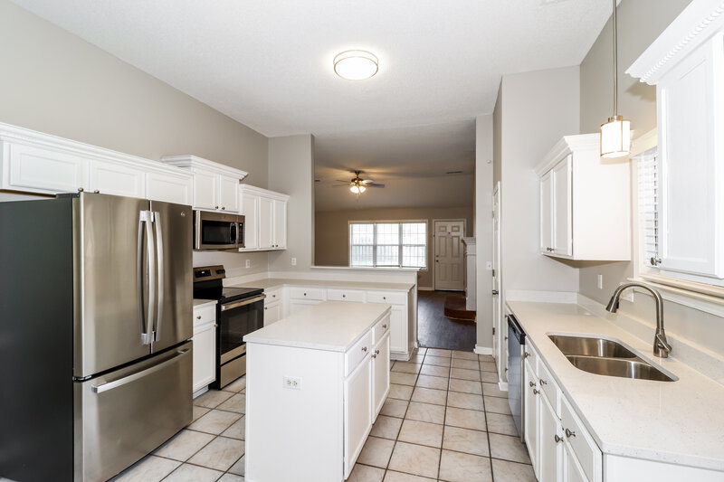 1,870/Mo, 9292 Tamhaven Dr Cordova, TN 38016 Kitchen View 2