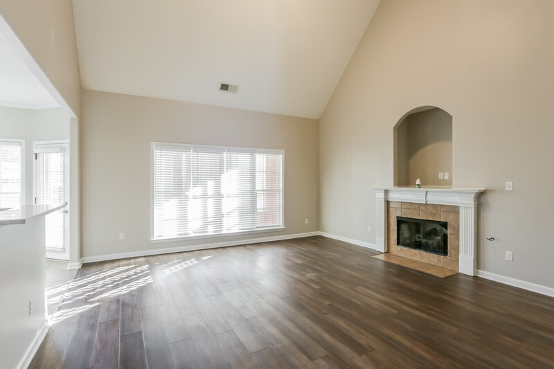 2,490/Mo, 3193 Rosebrook Cir N Southaven, MS 38672 Living Room View