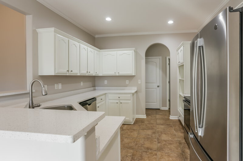 2,490/Mo, 3193 Rosebrook Cir N Southaven, MS 38672 Kitchen View 2