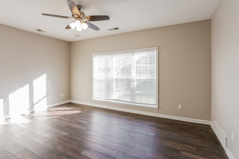 2,490/Mo, 3193 Rosebrook Cir N Southaven, MS 38672 Main Bedroom View