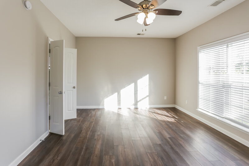 2,490/Mo, 3193 Rosebrook Cir N Southaven, MS 38672 Main Bedroom View 2