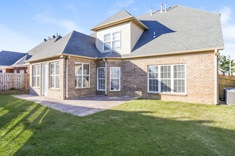 2,490/Mo, 3193 Rosebrook Cir N Southaven, MS 38672 Rear View