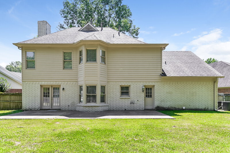 2,305/Mo, 1077 Cotton Row Cv Collierville, TN 38017 Rear View