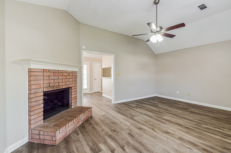 1,815/Mo, 1124 Dove Hollow Cir E Cordova, TN 38018 Living Room View 2