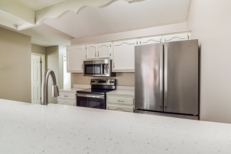 1,815/Mo, 1124 Dove Hollow Cir E Cordova, TN 38018 Kitchen View 2