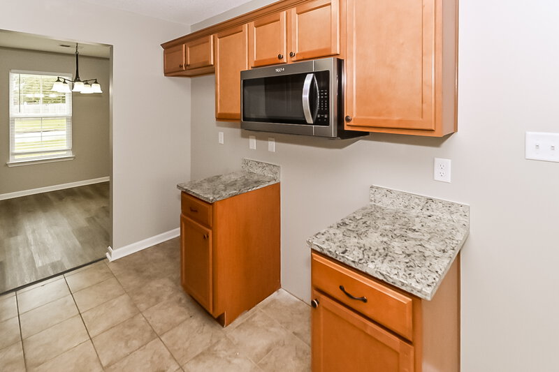 1,750/Mo, 5239 Blue Diamond St Memphis, TN 38109 Kitchen View 2