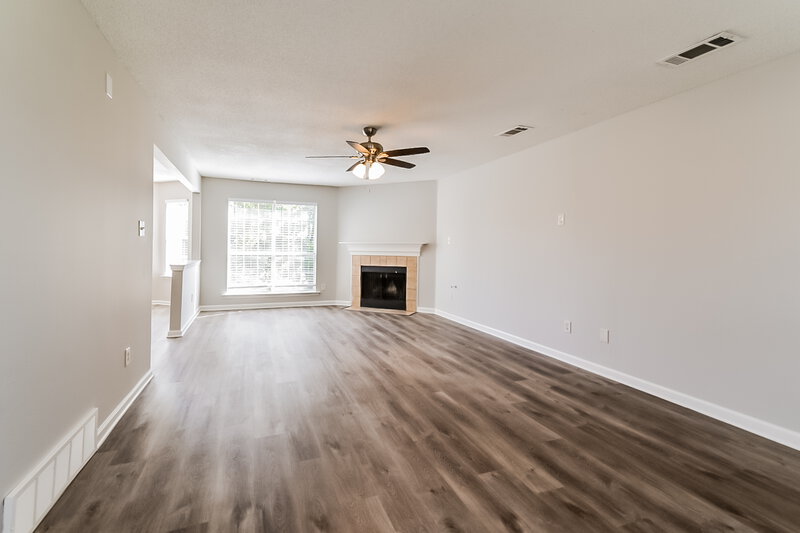 2,215/Mo, 4800 Ridge Walk Ln Memphis, TN 38125 Living Room View 2