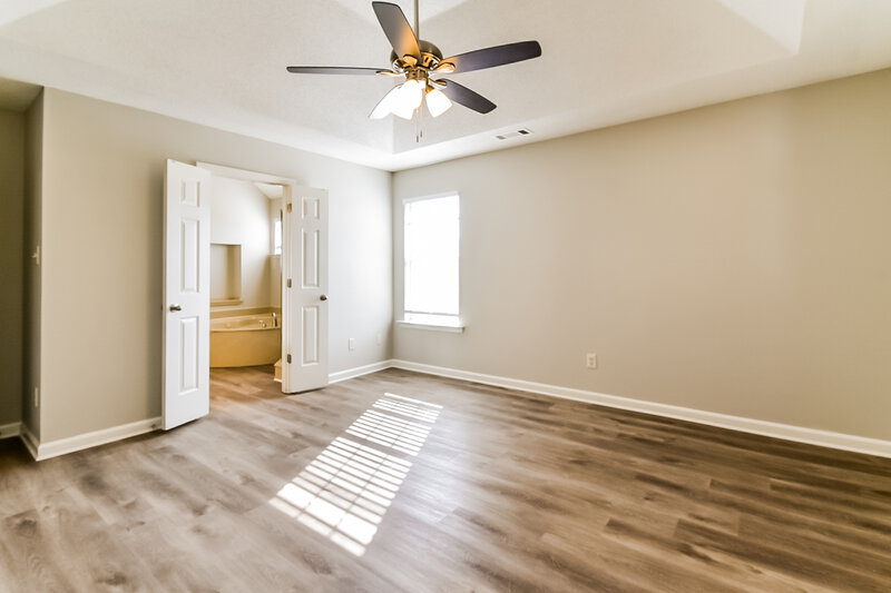 2,215/Mo, 4800 Ridge Walk Ln Memphis, TN 38125 Main Bedroom View