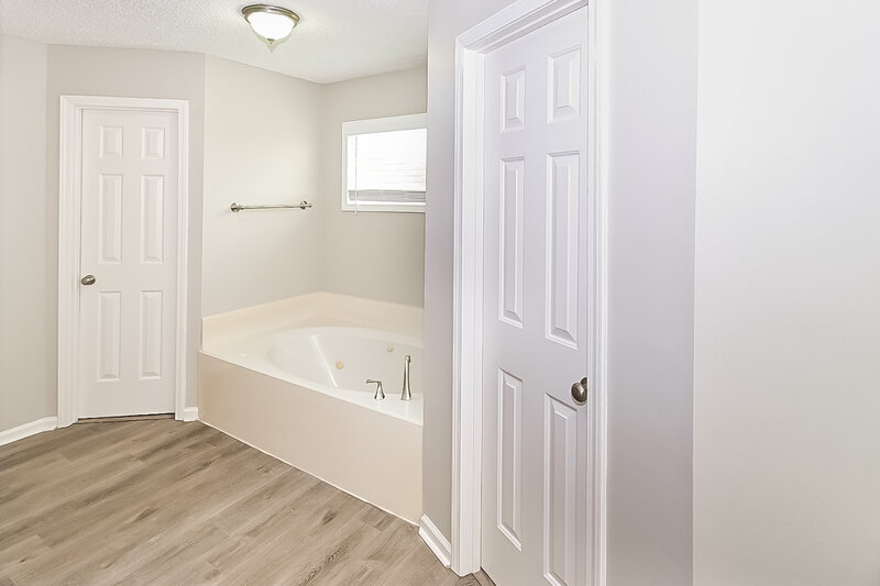 3,510/Mo, 1776 Lichfield Ct Cordova, TN 38016 Main Bathroom View