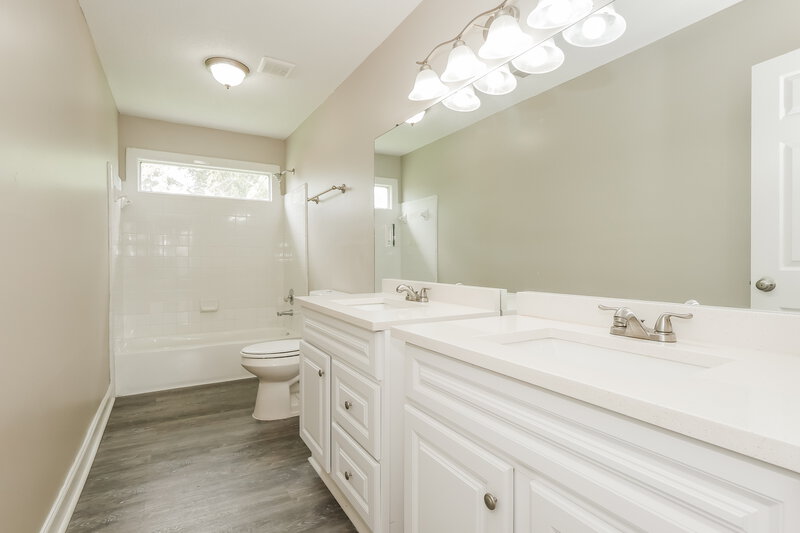 2,535/Mo, 1776 Lichfield Ct Cordova, TN 38016 Bathroom View