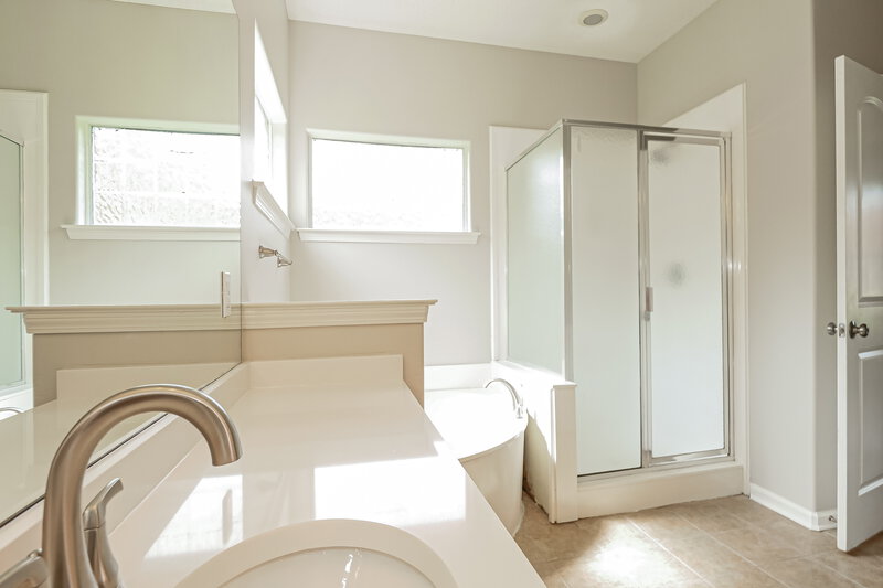 2,475/Mo, 6856 Cades Brook Dr Millington, TN 38053 Main Bathroom View
