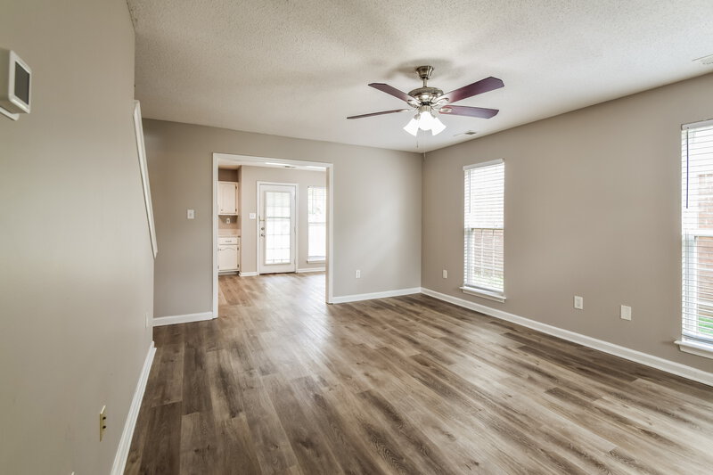 1,920/Mo, 5345 Kalian Cv Southaven, MS 38671 Living Room View 2
