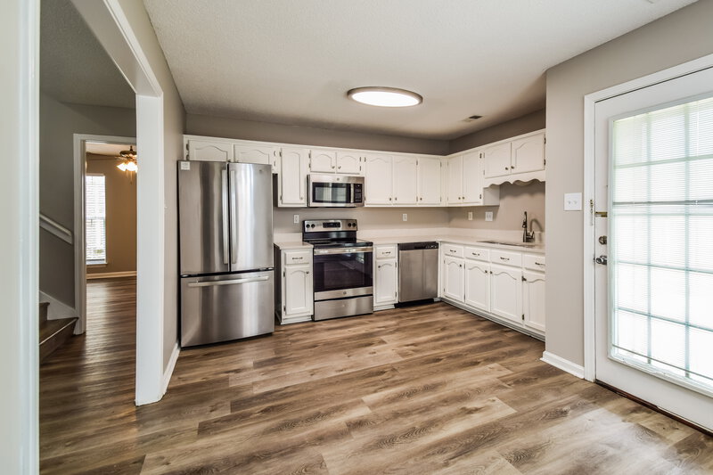 1,920/Mo, 5345 Kalian Cv Southaven, MS 38671 Kitchen View 2